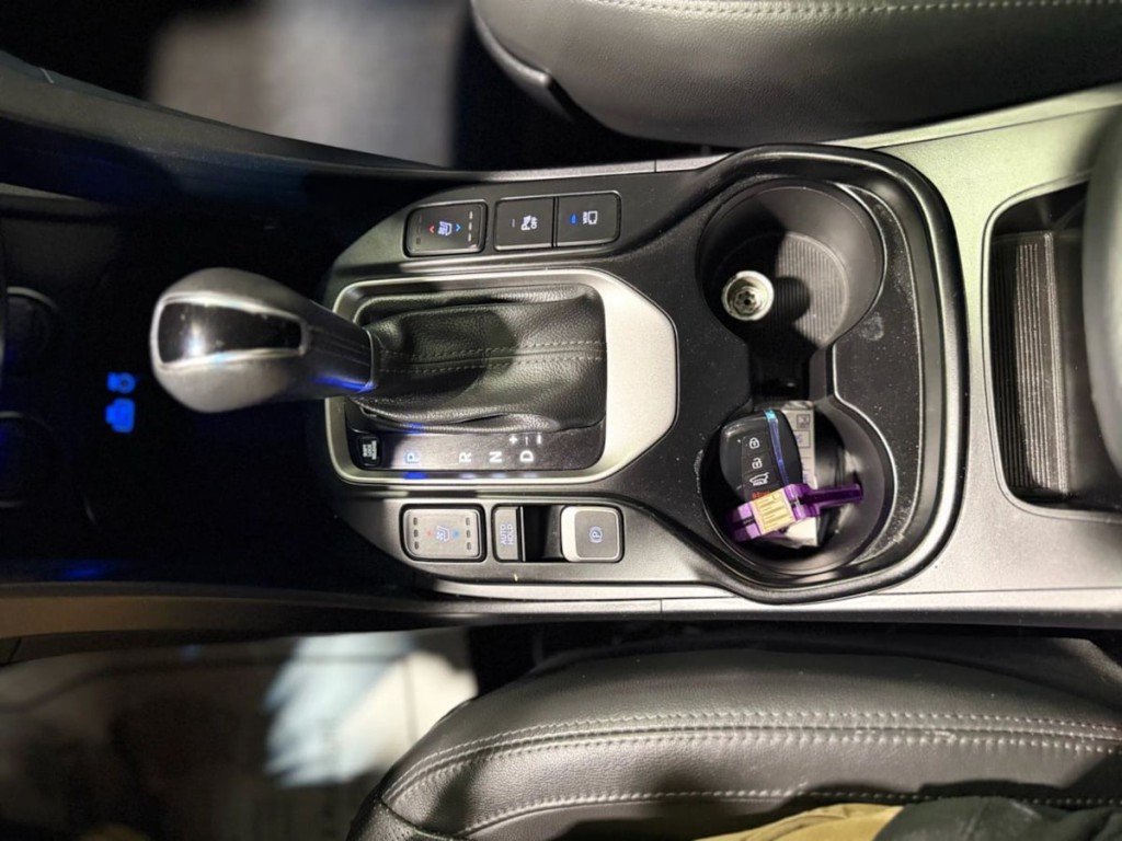 2017 Hyundai Santa Fe Image 28