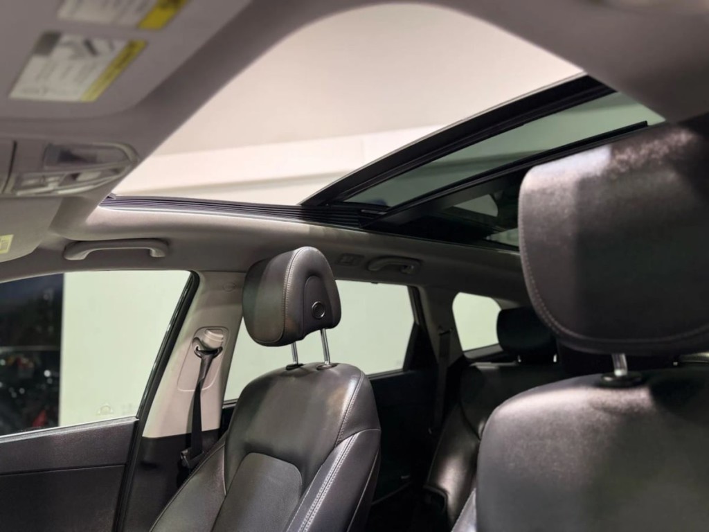 2017 Hyundai Santa Fe Image 31