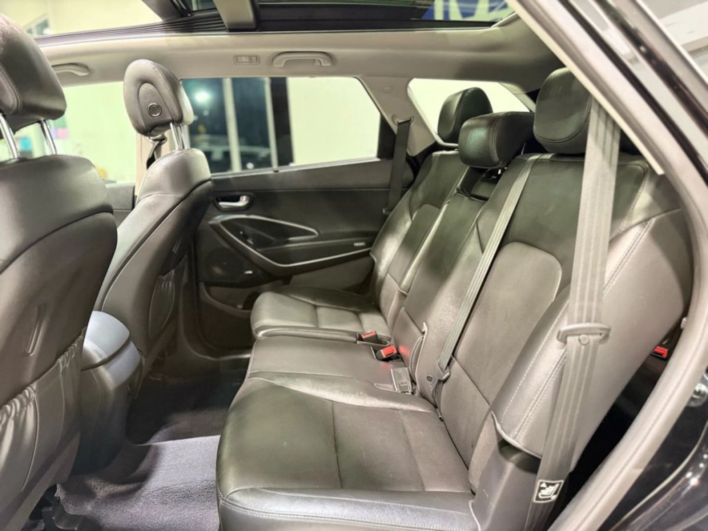 2017 Hyundai Santa Fe Image 34