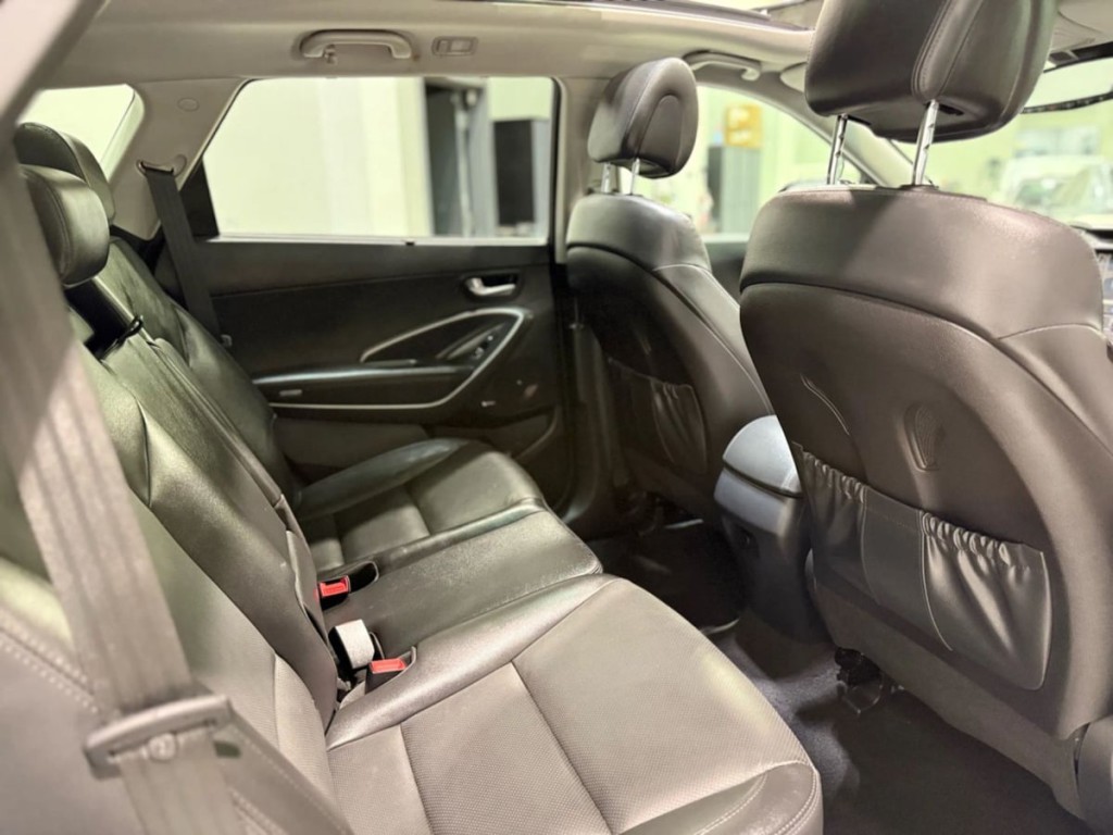 2017 Hyundai Santa Fe Image 39