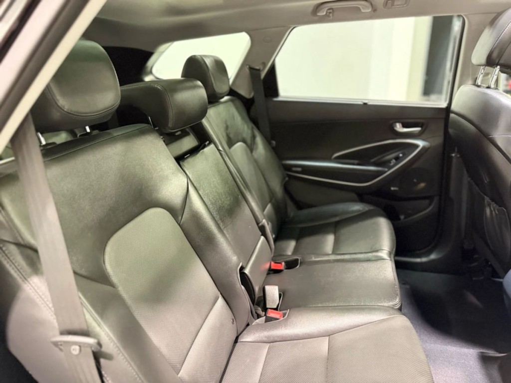 2017 Hyundai Santa Fe Image 40