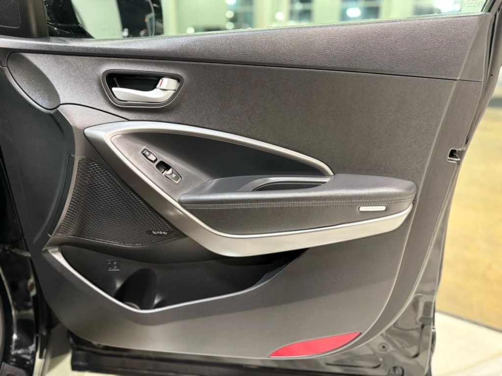 2017 Hyundai Santa Fe Image 41