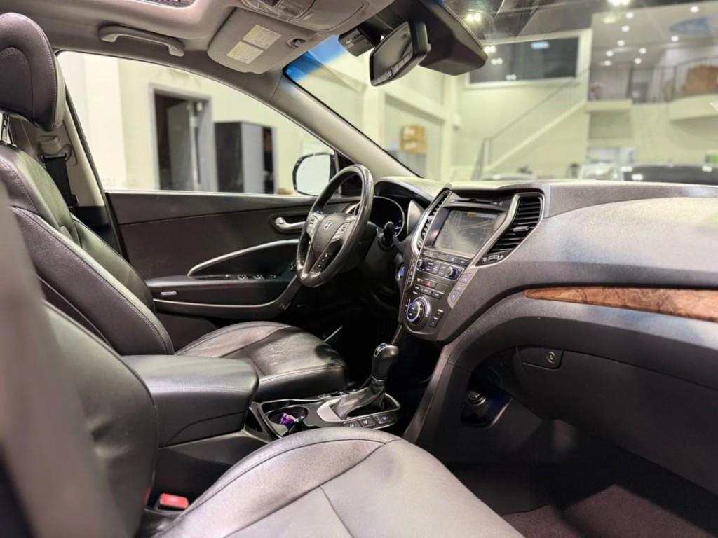 2017 Hyundai Santa Fe Image 43