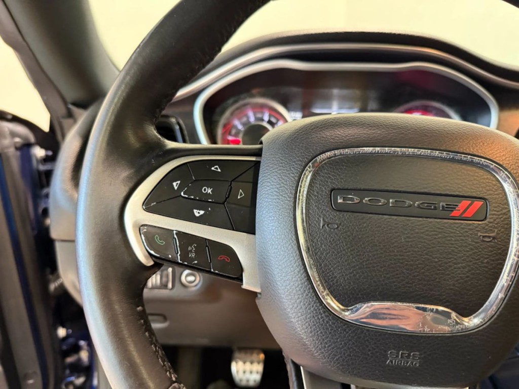 2016 Dodge Challenger Image 16