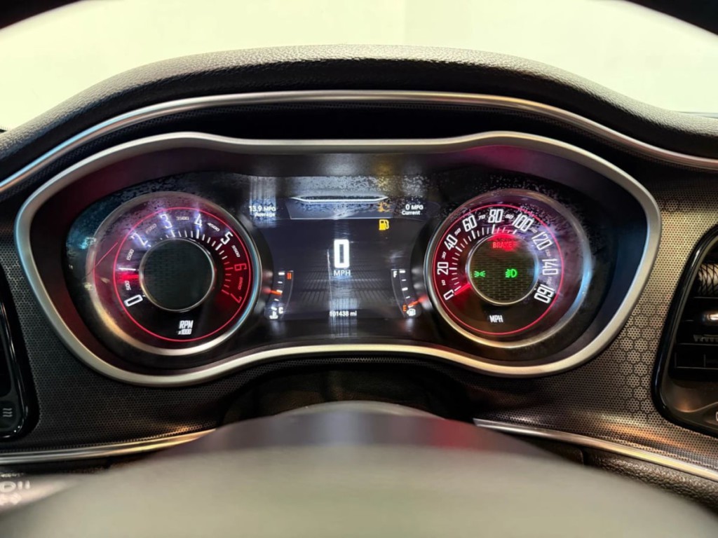 2016 Dodge Challenger Image 18