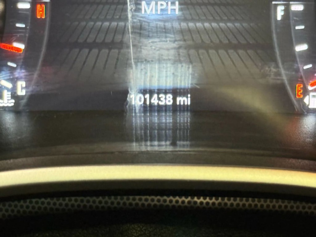 2016 Dodge Challenger Image 19