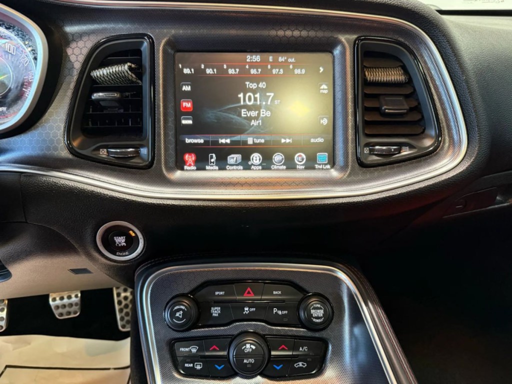 2016 Dodge Challenger Image 20