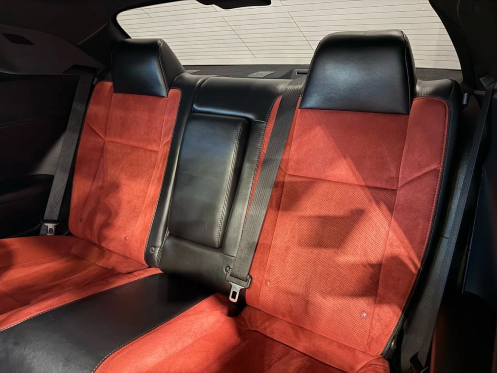 2016 Dodge Challenger Image 25