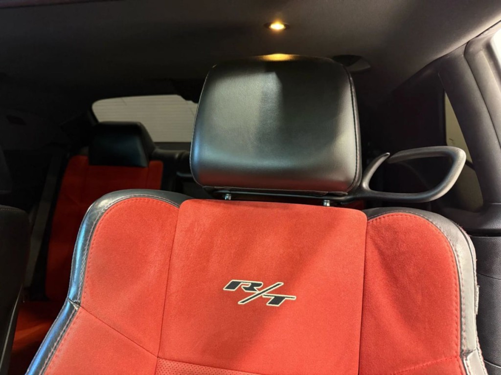 2016 Dodge Challenger Image 27