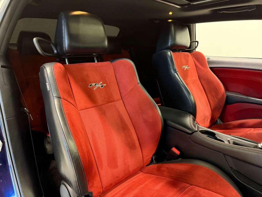 2016 Dodge Challenger Image 29