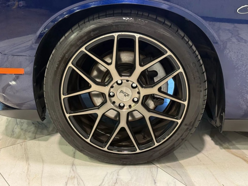 2016 Dodge Challenger Image 34