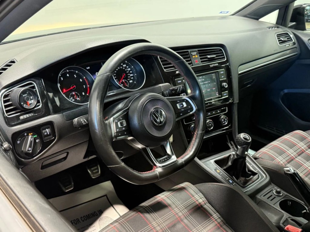 2018 Volkswagen GTI Image 14