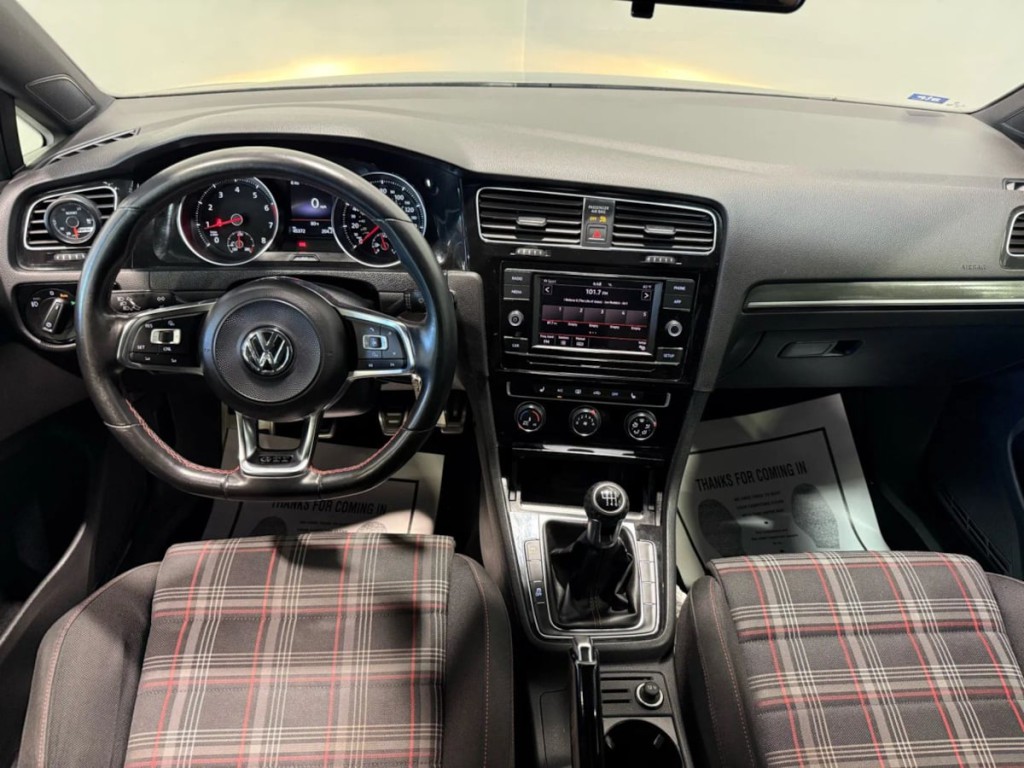 2018 Volkswagen GTI Image 15