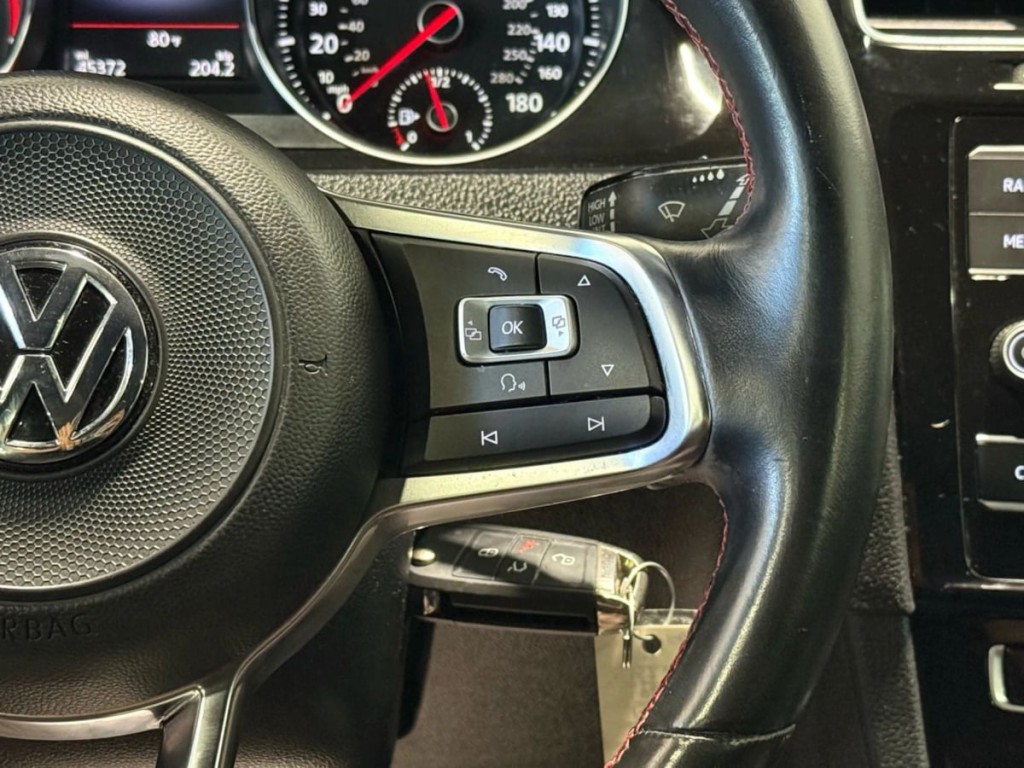 2018 Volkswagen GTI Image 18