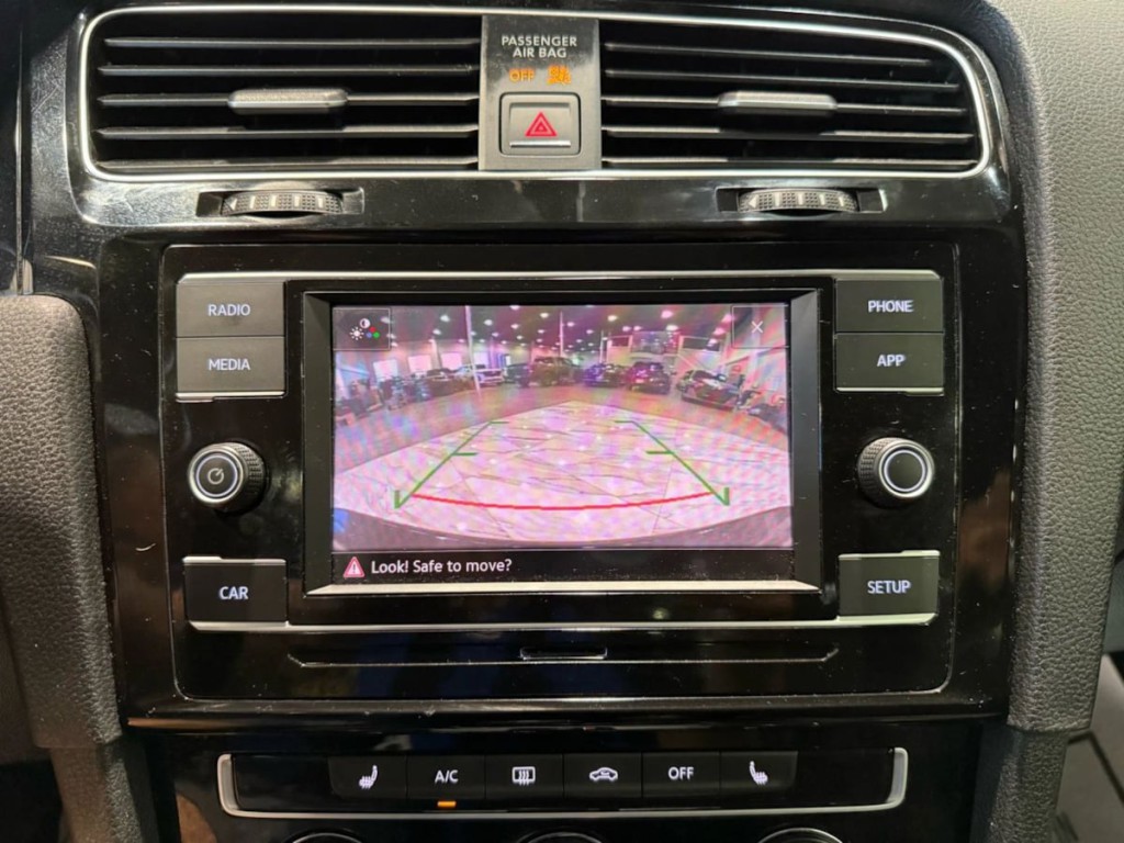 2018 Volkswagen GTI Image 21