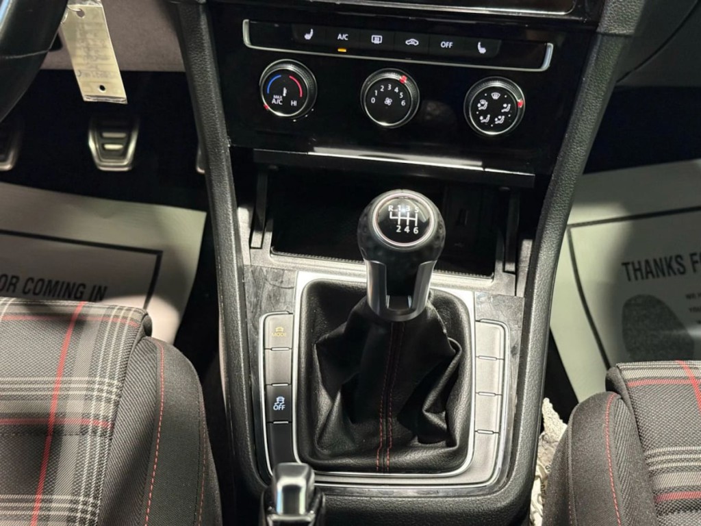 2018 Volkswagen GTI Image 23