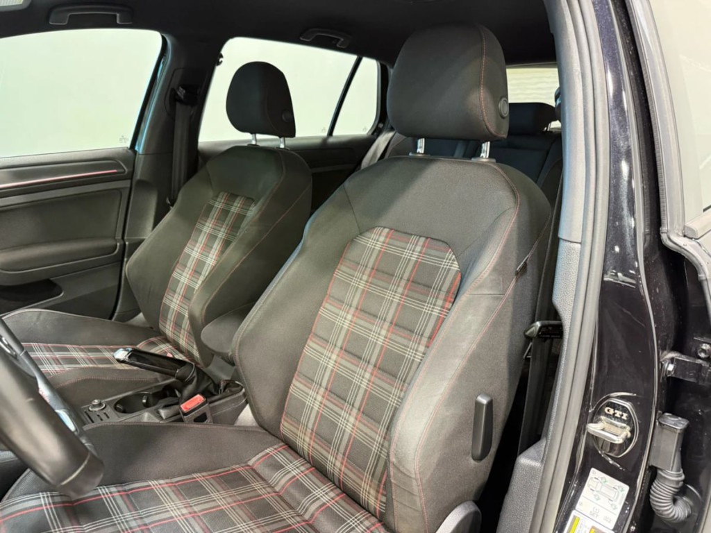 2018 Volkswagen GTI Image 24