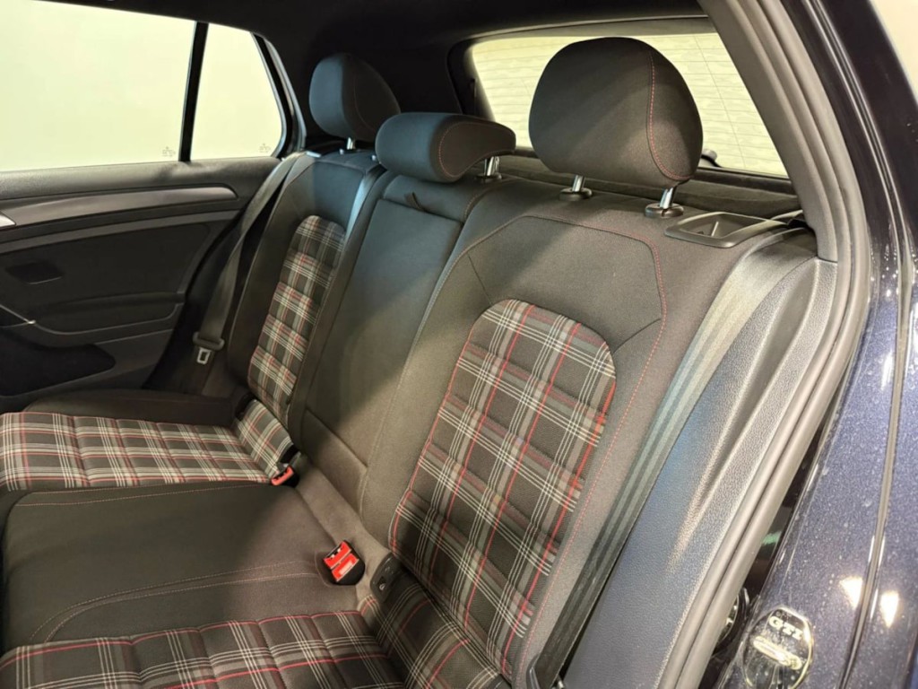 2018 Volkswagen GTI Image 26