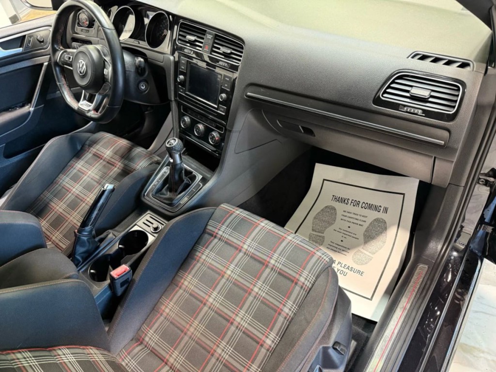 2018 Volkswagen GTI Image 28