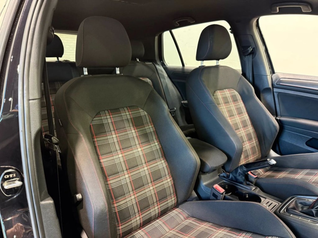 2018 Volkswagen GTI Image 29