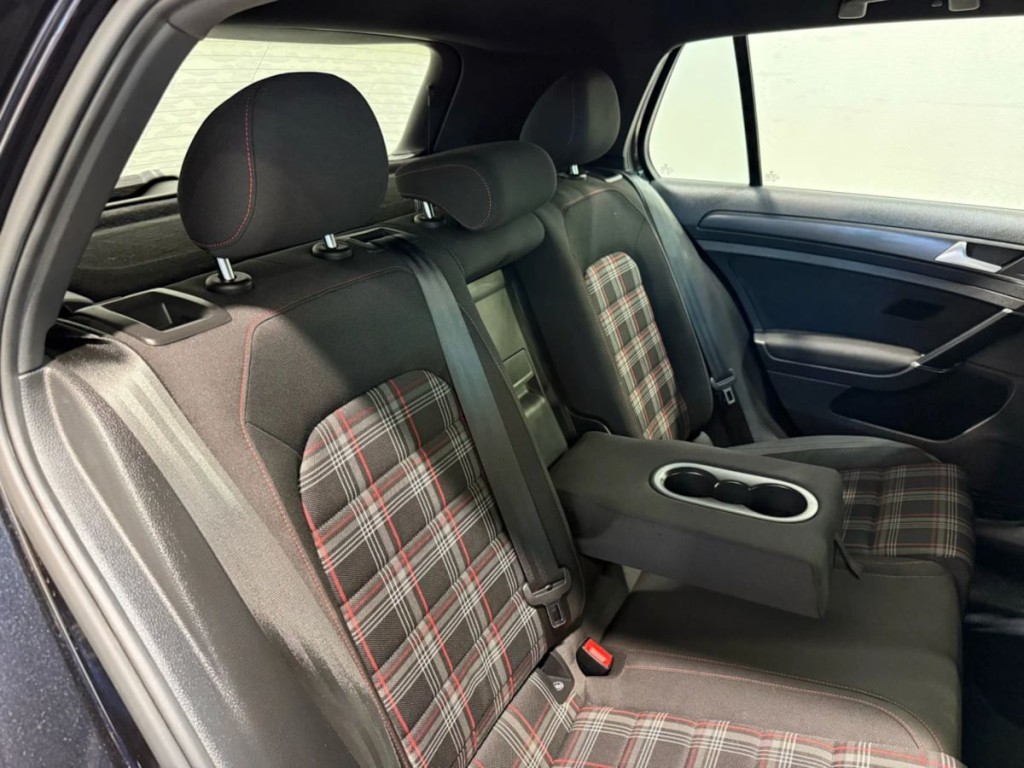 2018 Volkswagen GTI Image 31