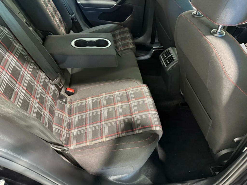 2018 Volkswagen GTI Image 32