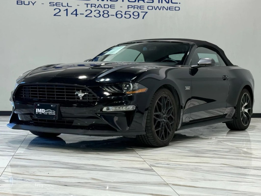 2020 Ford Mustang Image 2