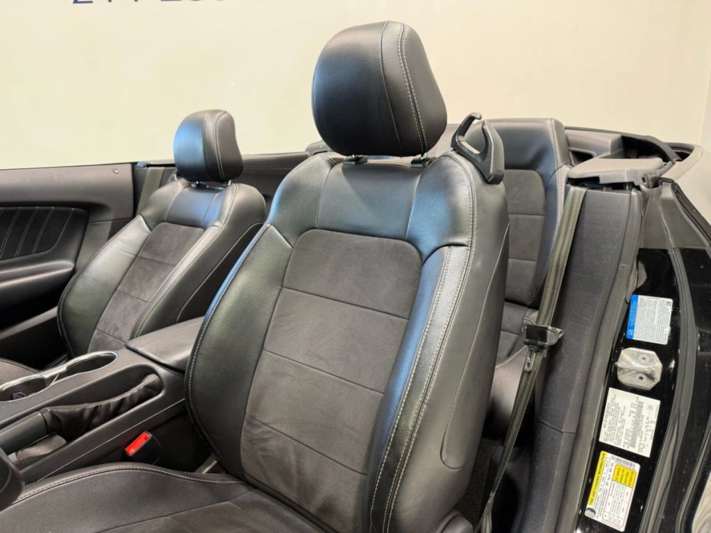 2020 Ford Mustang Image 26