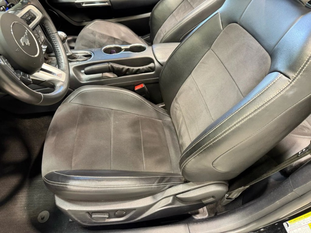 2020 Ford Mustang Image 27