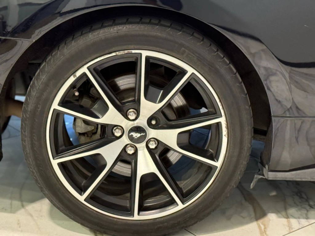 2020 Ford Mustang Image 33