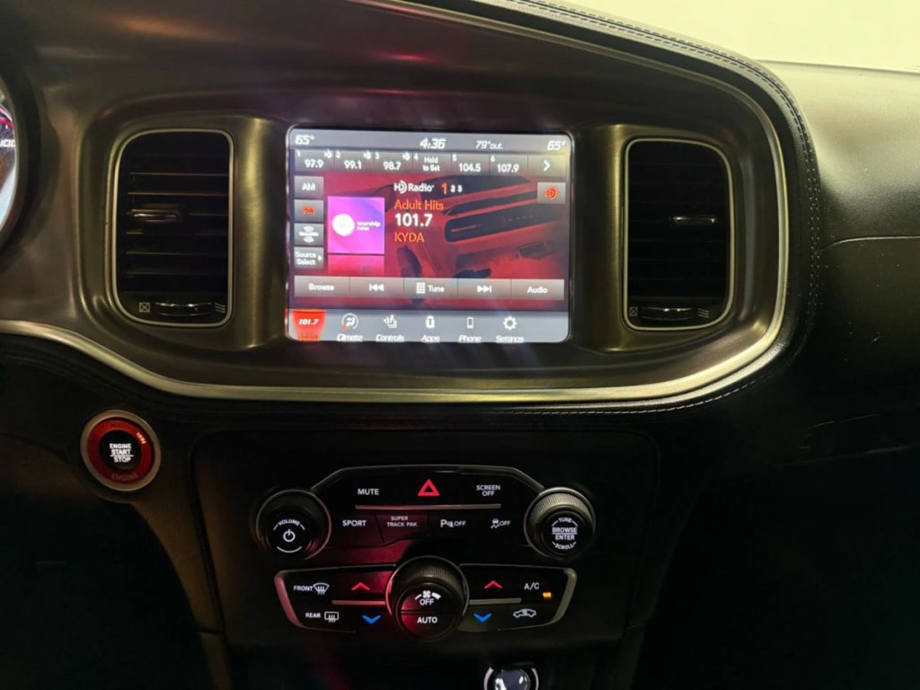 2022 Dodge Charger Image 21