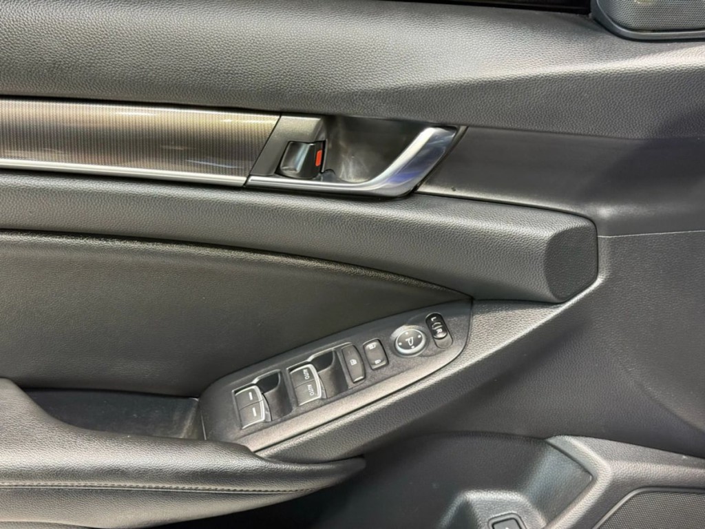 2019 Honda Accord Image 10