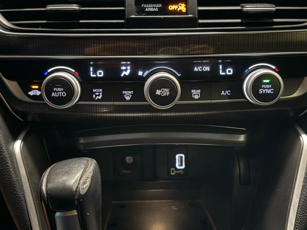 2019 Honda Accord Image 17