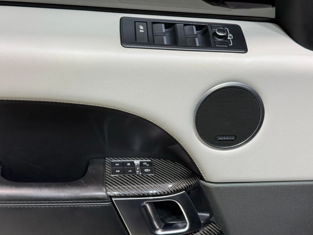 2017 Land Rover Range Rover Sport Image 15