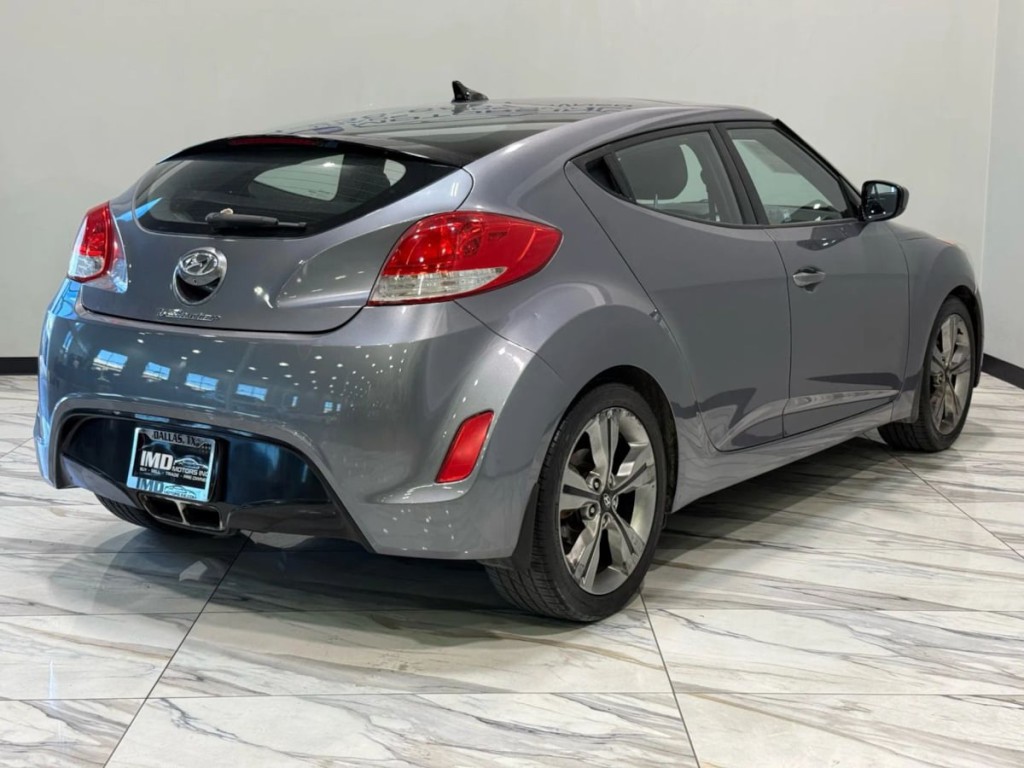 2016 Hyundai Veloster Image 7