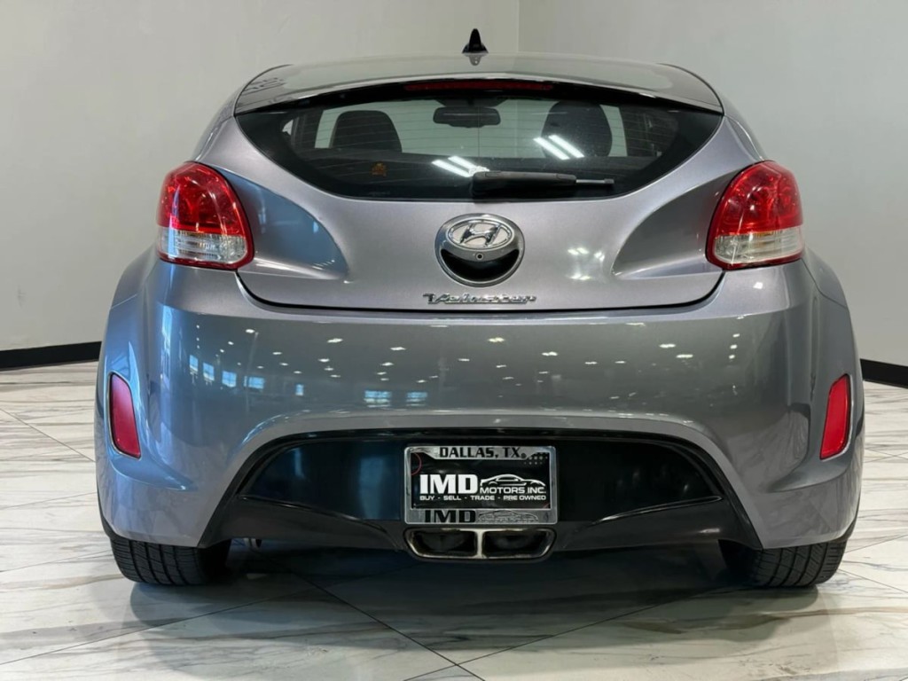 2016 Hyundai Veloster Image 8