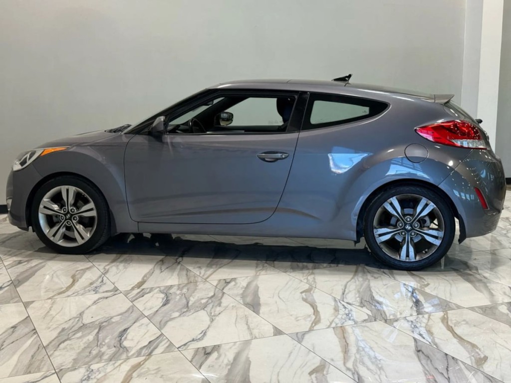 2016 Hyundai Veloster Image 10
