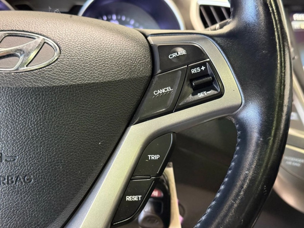 2016 Hyundai Veloster Image 16