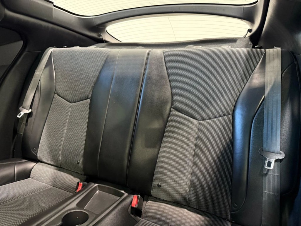 2016 Hyundai Veloster Image 25