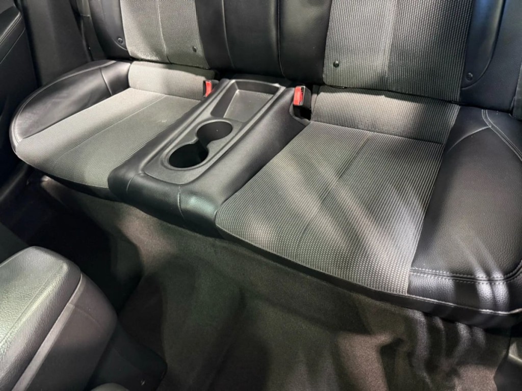 2016 Hyundai Veloster Image 26