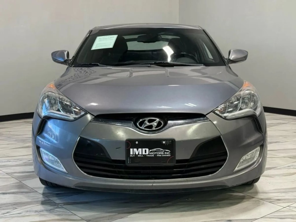 2016 Hyundai Veloster Image 2
