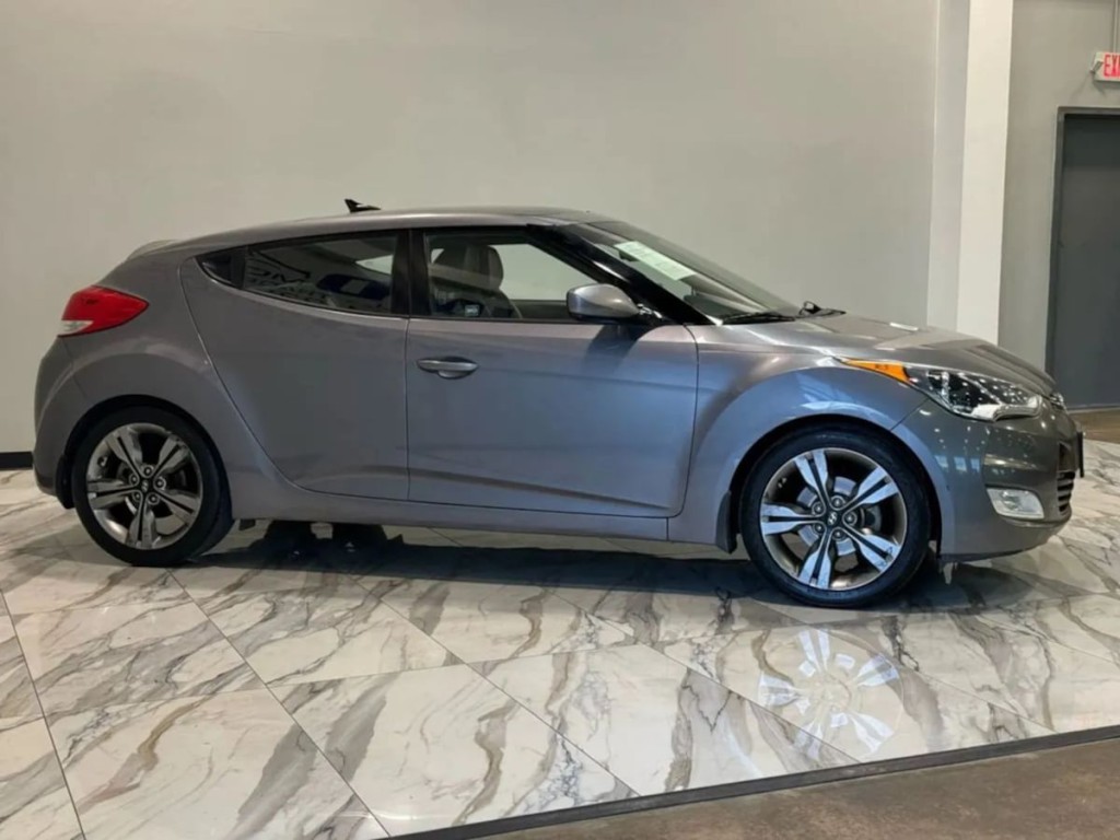 2016 Hyundai Veloster Image 5