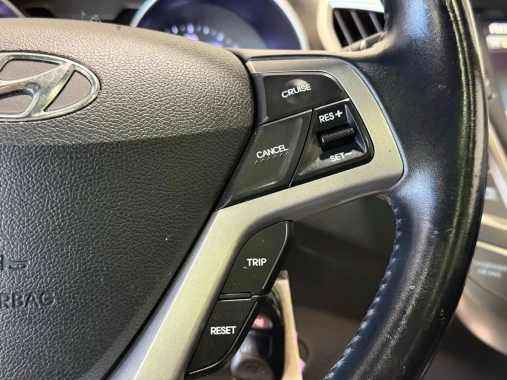 2016 Hyundai Veloster Image 12