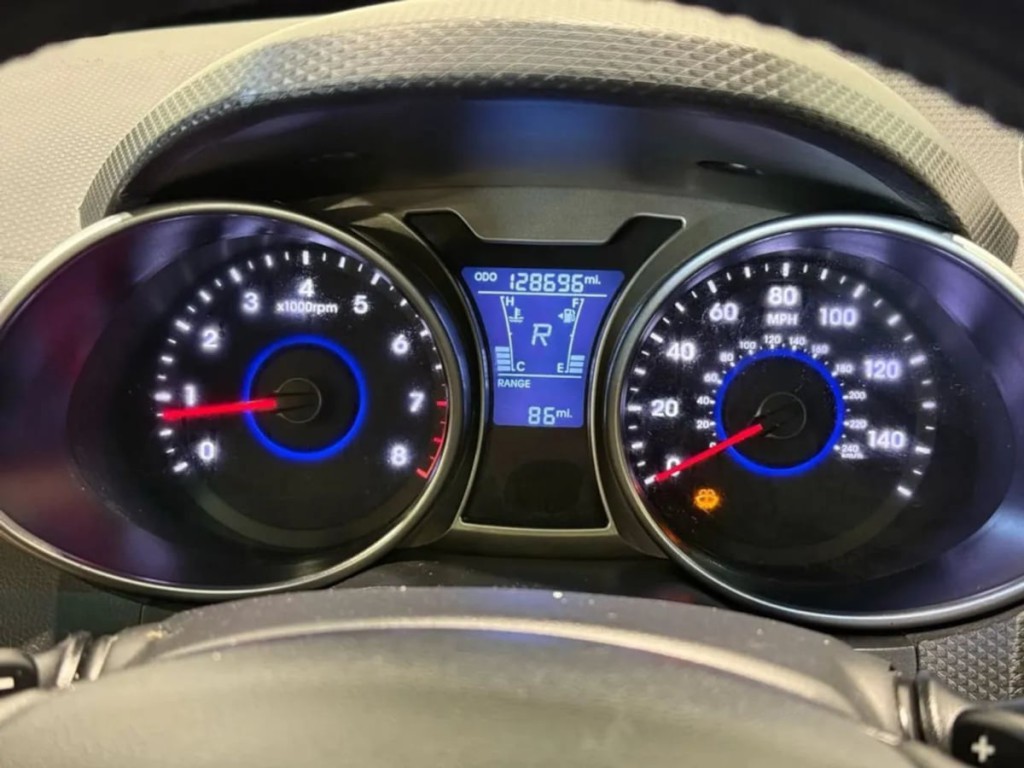 2016 Hyundai Veloster Image 13