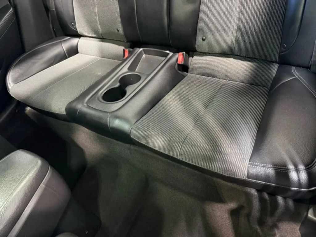 2016 Hyundai Veloster Image 21