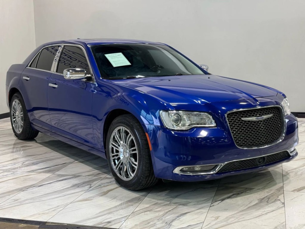 2018 Chrysler 300 Image 4
