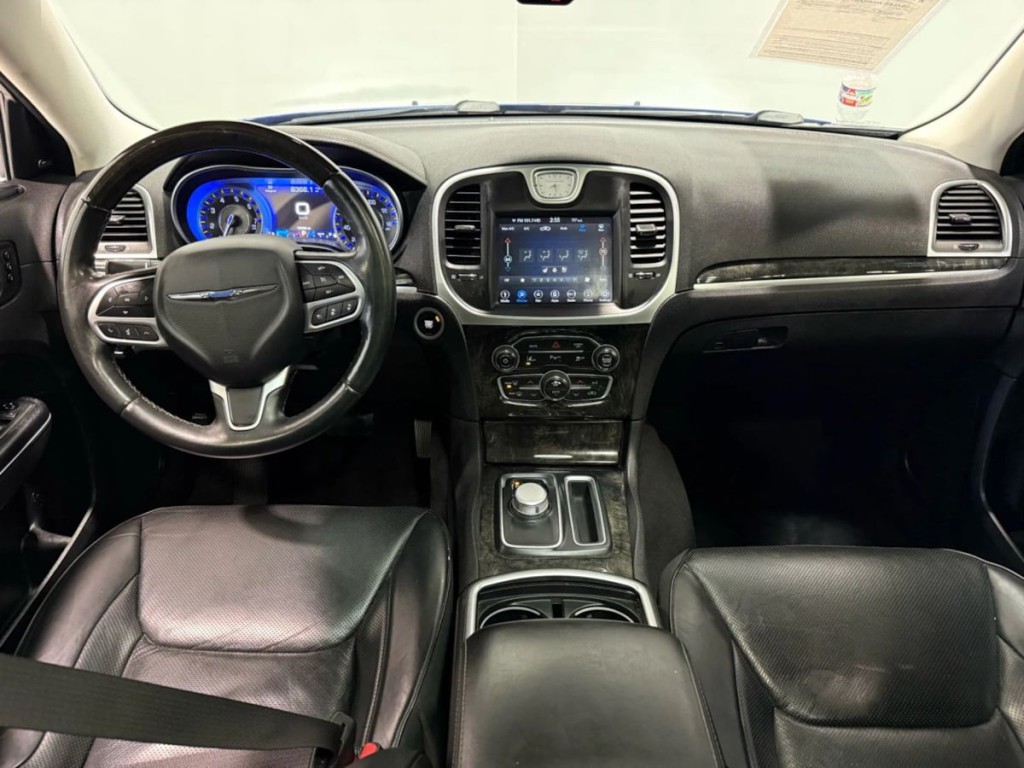 2018 Chrysler 300 Image 15