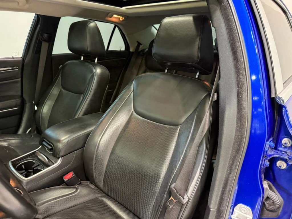 2018 Chrysler 300 Image 23