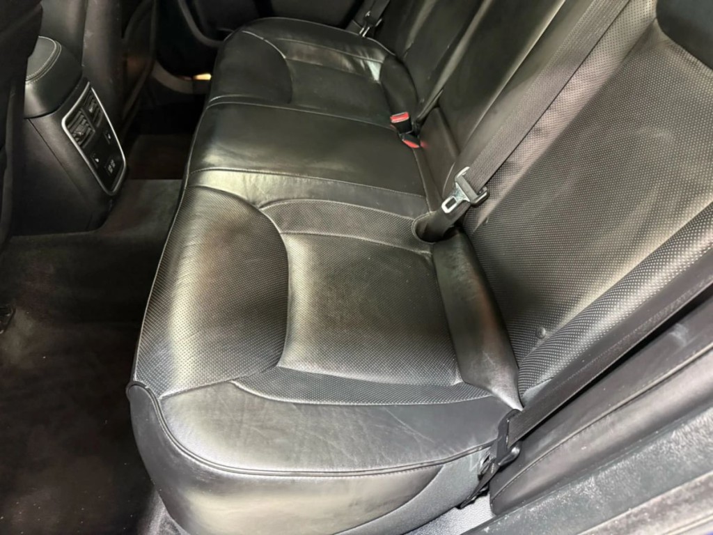 2018 Chrysler 300 Image 26