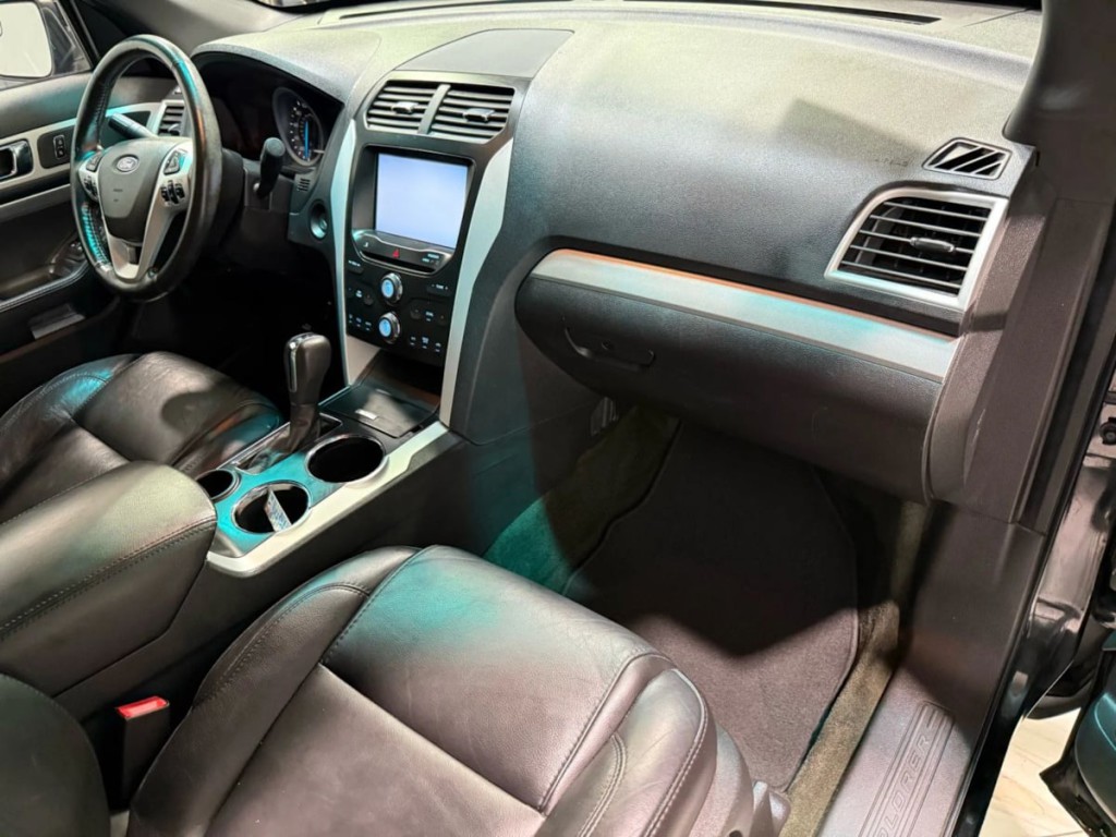2013 Ford Explorer Image 28